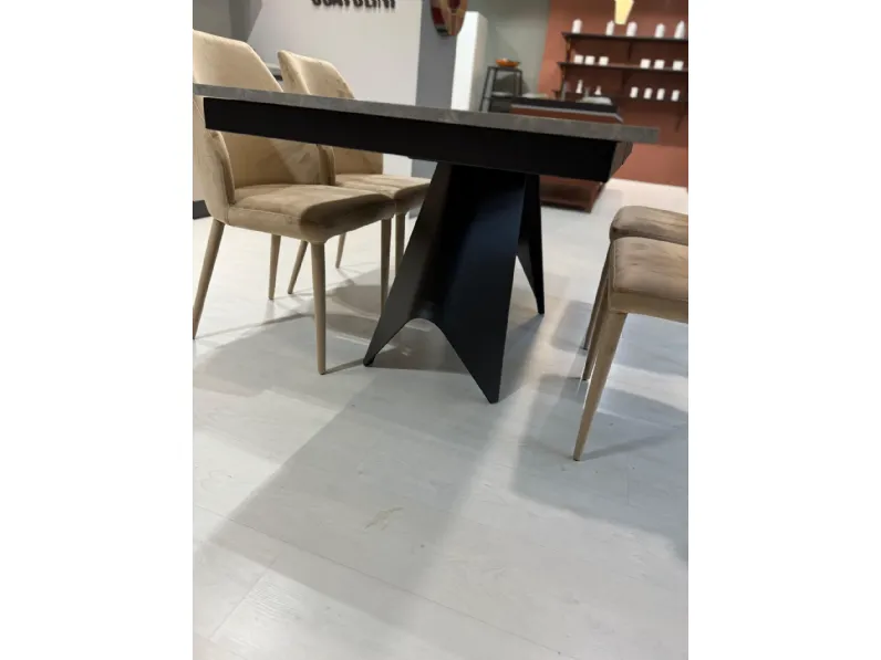 Tavolo Luxor di Scavolini scontato del 35%