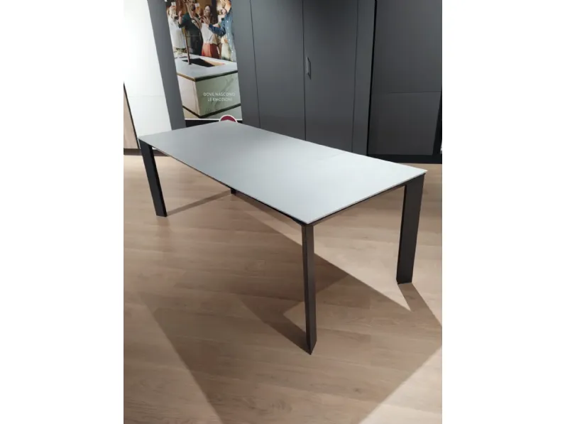 Tavolo Tavolo diamante  di Point house scontato del 50%