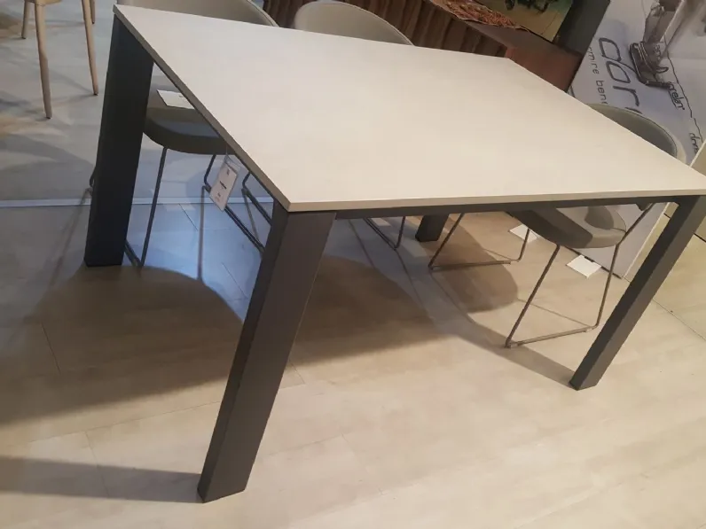 Tavolo in laminato rettangolare Tom Bontempi casa in offerta outlet