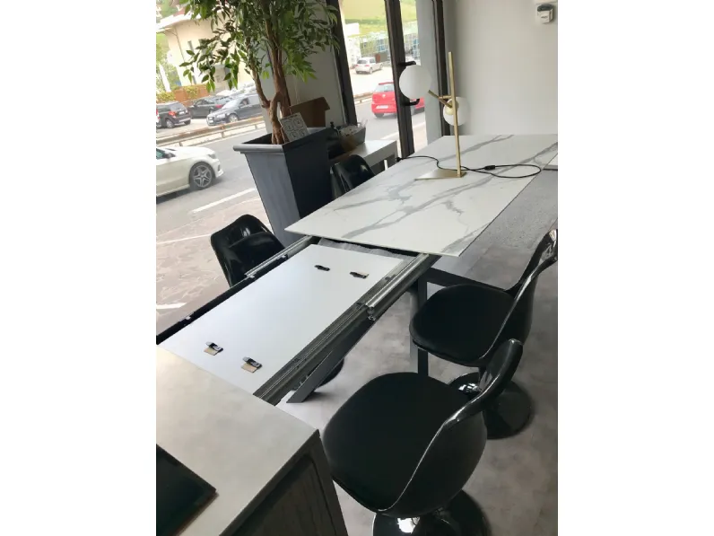 Tavolo Xavier allungabile hpl marmo Stones in laminato Allungabile scontato 46%