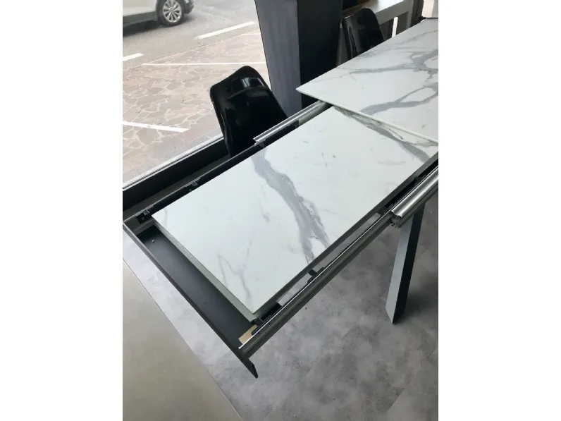 Tavolo Xavier allungabile hpl marmo Stones in laminato Allungabile scontato 46%