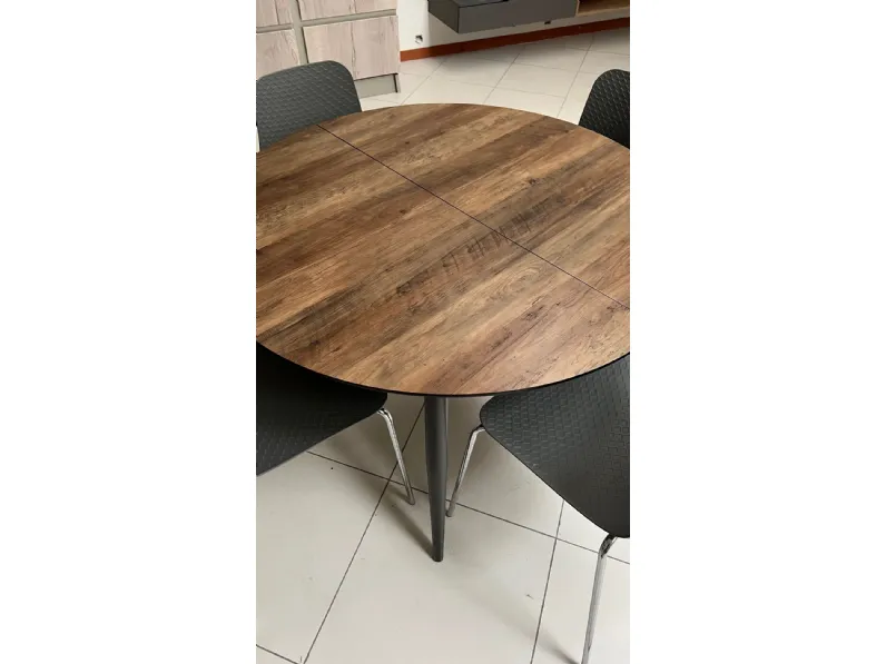 Tavolo in laminato rotondo Goose Stones a prezzo ribassato