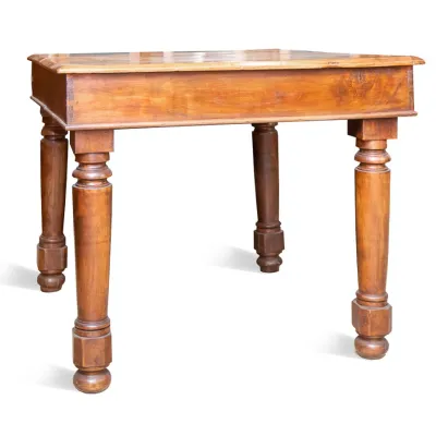 Tavolo in legno quadrato Da lavoro Artigianale a prezzo scontato