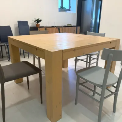 Tavolo In legno di Fratelli mirandola scontato del 50%