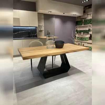 Tavolo quadrato in legno Tavolo bangkok di Le fablier in Offerta Outlet