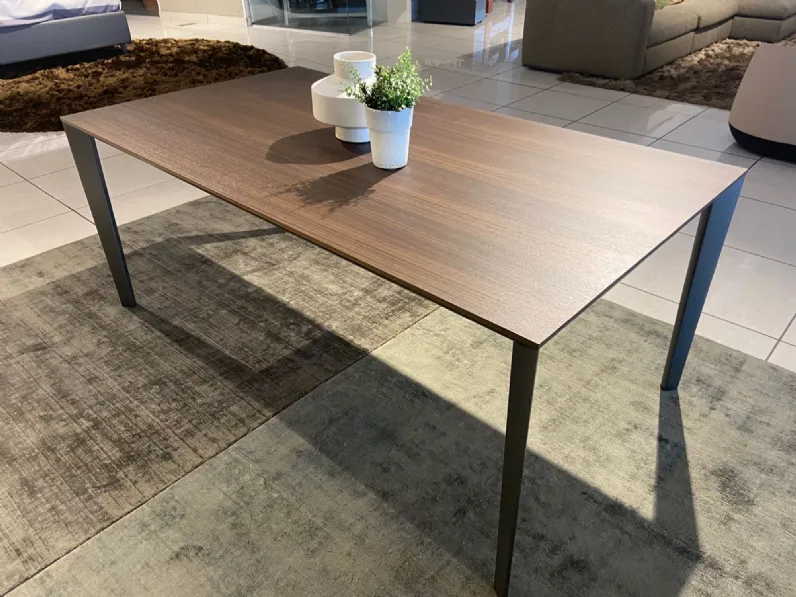 Tavolo in legno rettangolare Filigree Molteni & c a prezzo ribassato