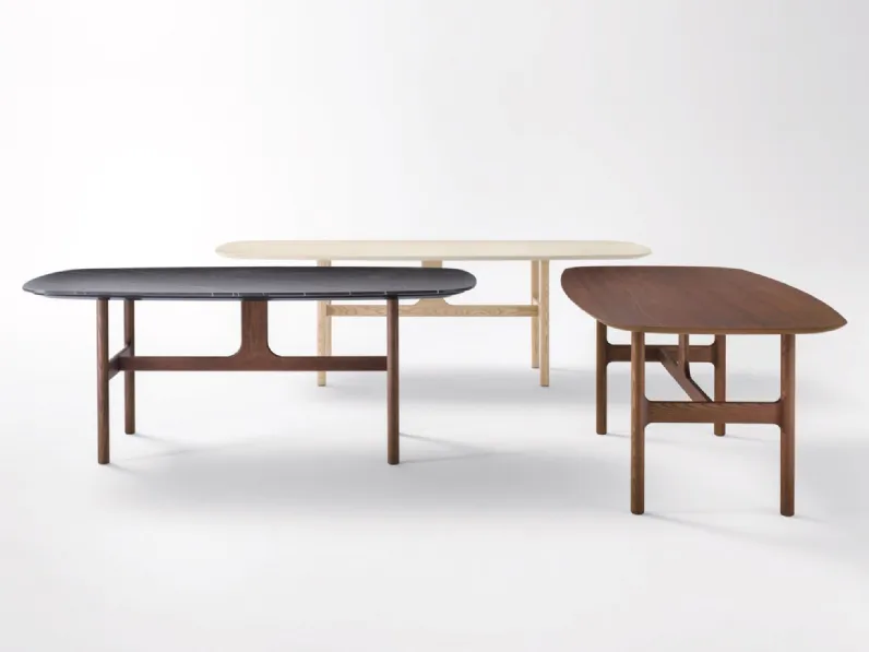 Tavolo in legno sagomato Torii legno o laccato Novamobili in offerta outlet