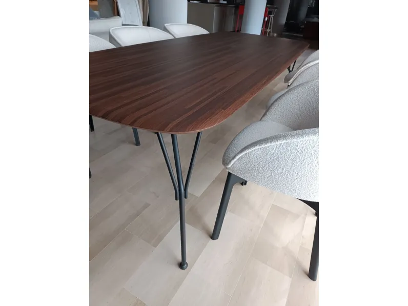 Tavolo sagomato Viscount of wood Kartell scontato del 20%