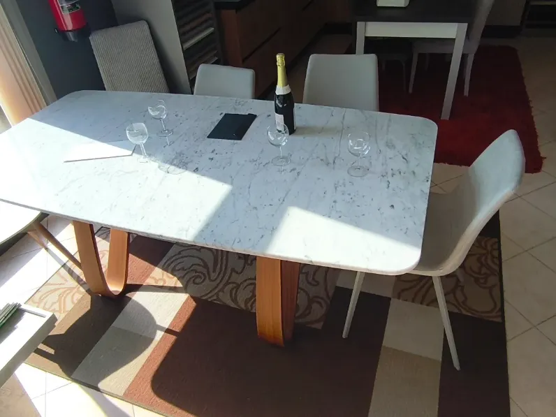Tavolo Tavolo butterfly Tonin casa in marmo Fisso scontato 50%