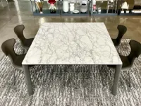 Tavolo in marmo quadrato Homey Poltrona frau in offerta outlet