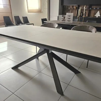 Tavolo in metallo rettangolare Tavolo ceramica luce Ozzio a prezzo ribassato