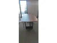 Tavolo sagomato in legno Canvas table di Bonaldo in Offerta Outlet 