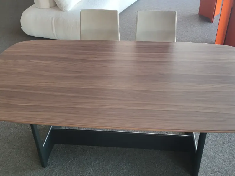 Tavolo in offerta outlet modello Canvas table di Bonaldo 