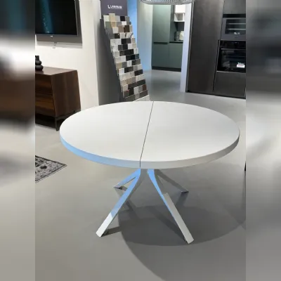 Tavolo Ops di Kristalia scontato del 49%