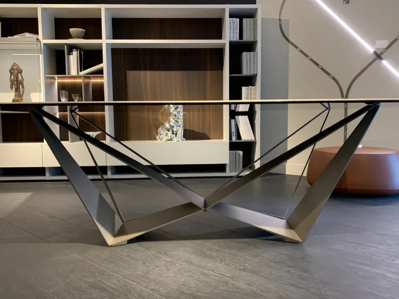 Tavolo sagomato in ceramica Skorpio di Cattelan italia in Offerta Outlet 