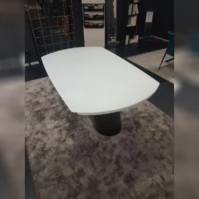 Tavolo in vetro ovale Kimono Bontempi a prezzo scontato