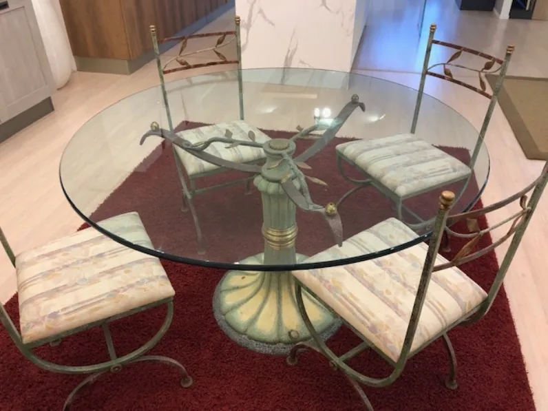 Tavolo in vetro rotondo Tavolo + sedie ferro battuto Solari in Offerta Outlet