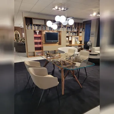 Tavolo in vetro sagomato Reale cm Zanotta a prezzo scontato