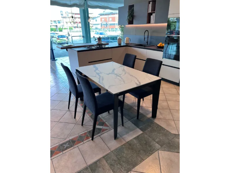 Tavolo in laminato rettangolare Infinity Scavolini a prezzo scontato