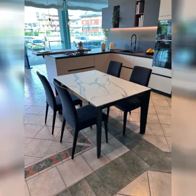 Tavolo in laminato rettangolare Infinity Scavolini a prezzo scontato