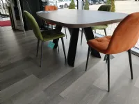 Tavolo in laminato ovale Twist Ingenia a prezzo ribassato