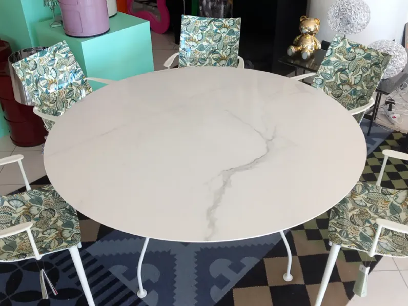 Tavolo in ceramica rotondo Glossy xxl Kartell in offerta outlet