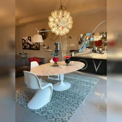 Tavolo ovale in altri materiali Knoll saarinen di Knoll in Offerta Outlet