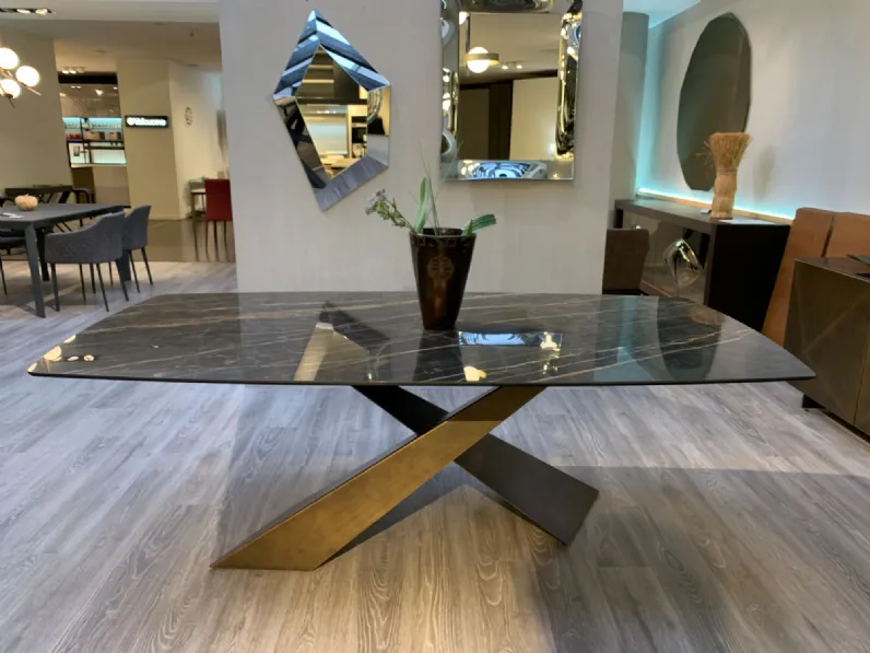 Tavolo in offerta outlet modello Living di Riflessi 