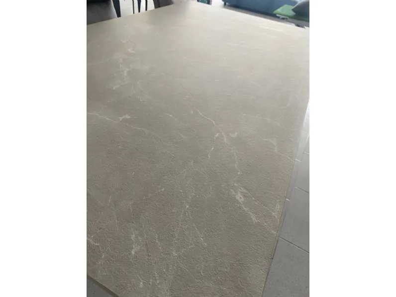 Tavolo allungabile pronta consegna effetto marmo Md work in OFFERTA OUTLET -40%