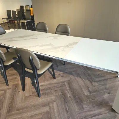 Tavolo rettangolare in vetro Metro'  di Ozzio in Offerta Outlet