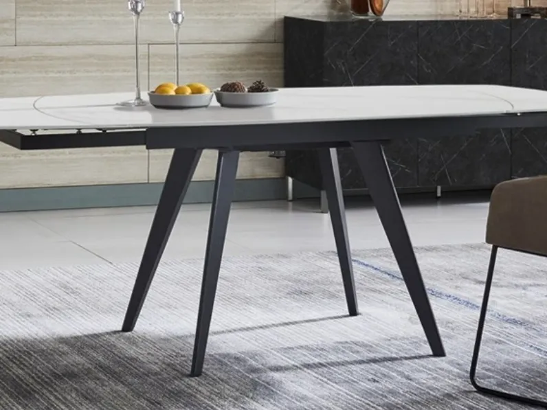 Tavolo ellittico in ceramica Nancy di Collezione esclusiva in Offerta Outlet