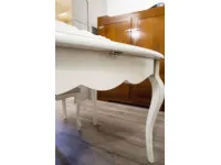 Tavolo ovale allungabile Essenza in legno massello laccato bianco con 4 sedie imbottite 