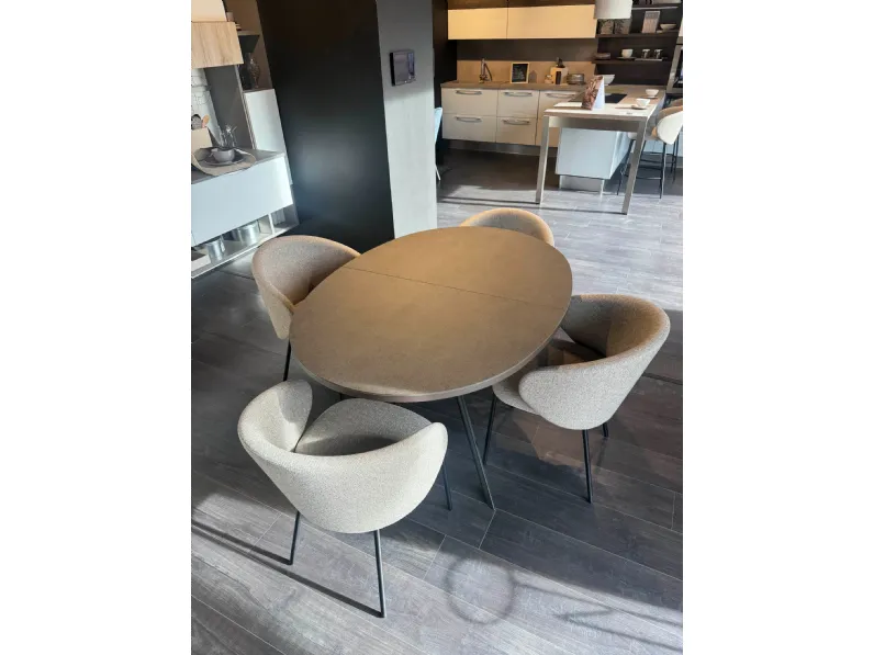 Tavolo ovale in ceramica Giove di Calligaris in Offerta Outlet 