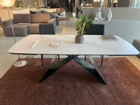 Tavolo ovale in ceramica Thanos x di Stones in Offerta Outlet