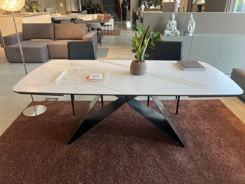 Tavolo ovale in ceramica Thanos x di Stones in Offerta Outlet