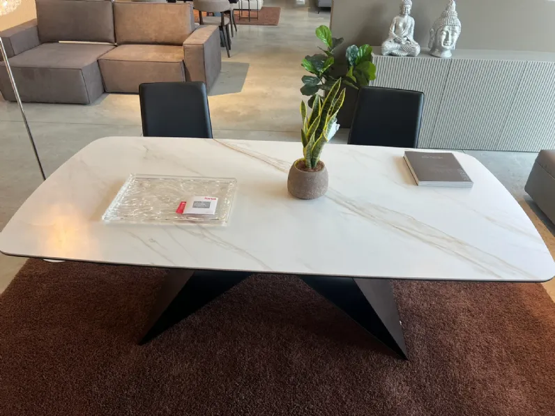 Tavolo allungabile Thanos x Stones a soli 1900 Euro