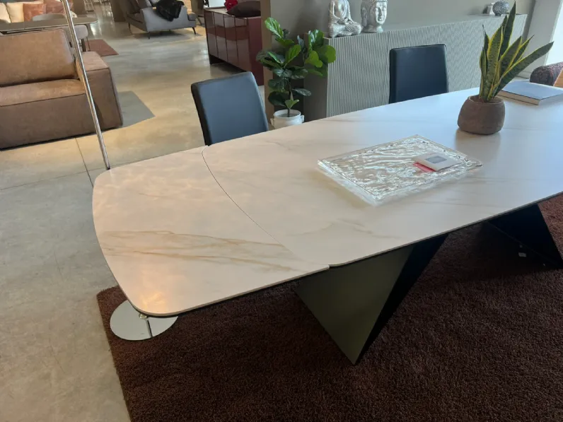 Tavolo allungabile Thanos x Stones a soli 1900 Euro