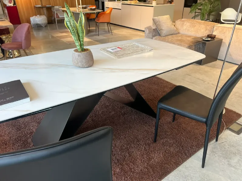 Tavolo allungabile Thanos x Stones a soli 1900 Euro