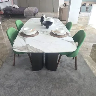 Tavolo ovale in marmo Tavolo ovale lema gullwing di Lema in Offerta Outlet