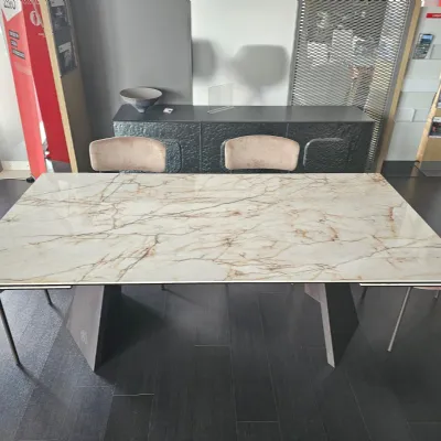 Tavolo in ceramica rettangolare Axel Ozzio in offerta outlet