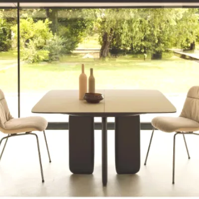 Tavolo quadrato in laccato Pala di Kristalia in Offerta Outlet 