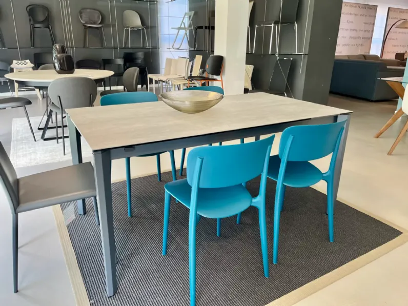 Tavolo rettangolare in ceramica Pentagon di Connubia in Offerta Outlet 