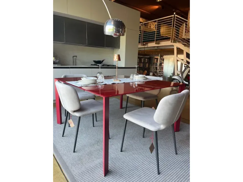 Tavolo in vetro quadrato Akashi Midj in offerta outlet