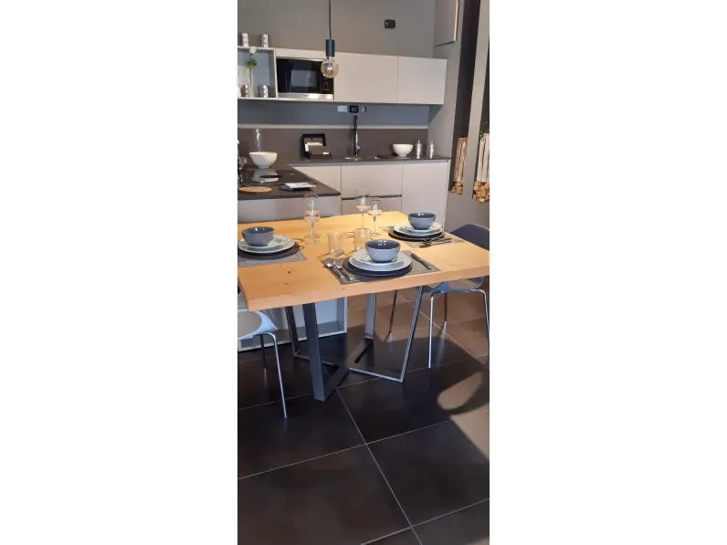 Tavolo quadrato Wood Valdesign scontato del 50%
