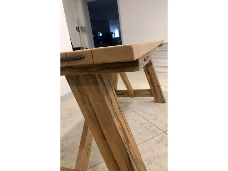 Tavolo con piano in legno rettangolare di Devina nais a PREZZO OUTLET 