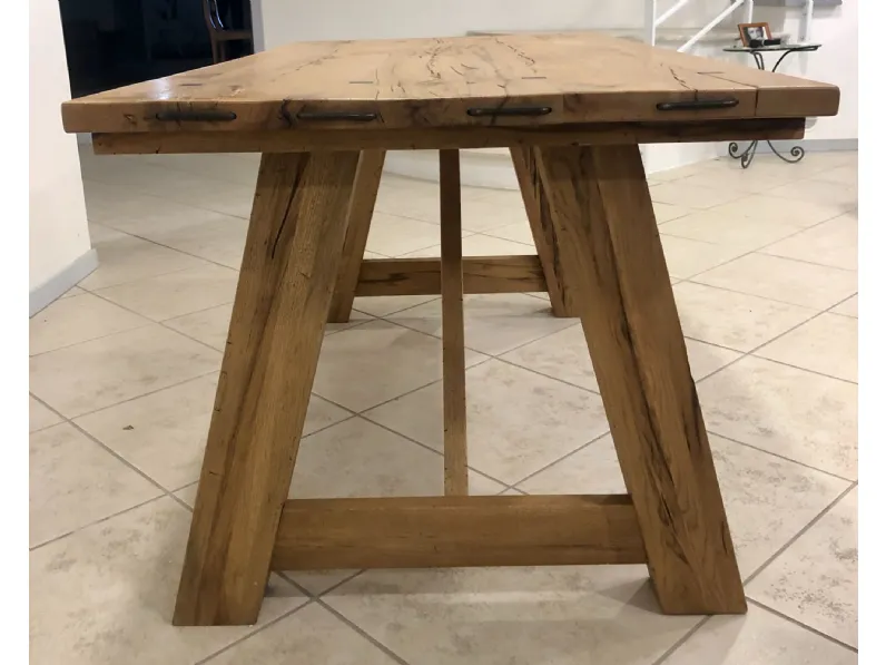 Tavolo con piano in legno rettangolare di Devina nais a PREZZO OUTLET 