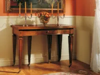 Tavolo classico a consolle in legno intarsiato con gambe con ruote