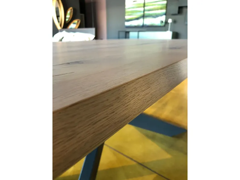 Tavolo rettangolare con basamento centrale Free table Devina nais scontato