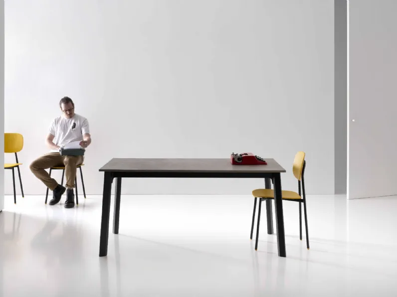 Tavolo Drop di Pointhouse scontato del 20%
