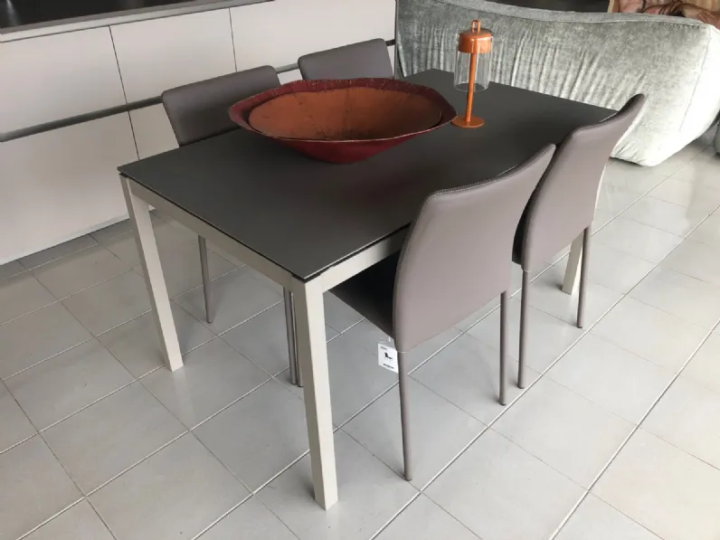 Tavolo in ceramica rettangolare Mago Bontempi in offerta outlet